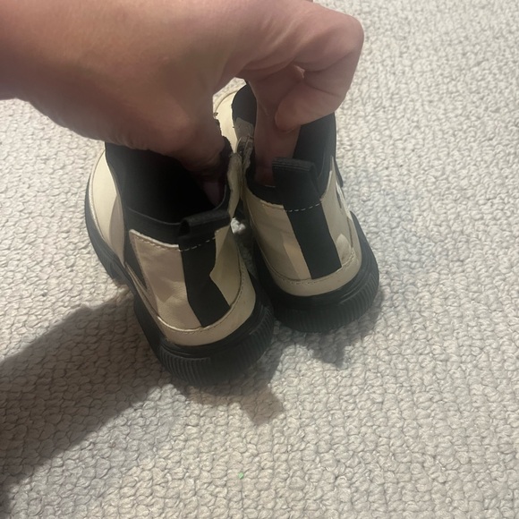 H and M and Zara boots size 8.5 3 pairs - Picture 4 of 11